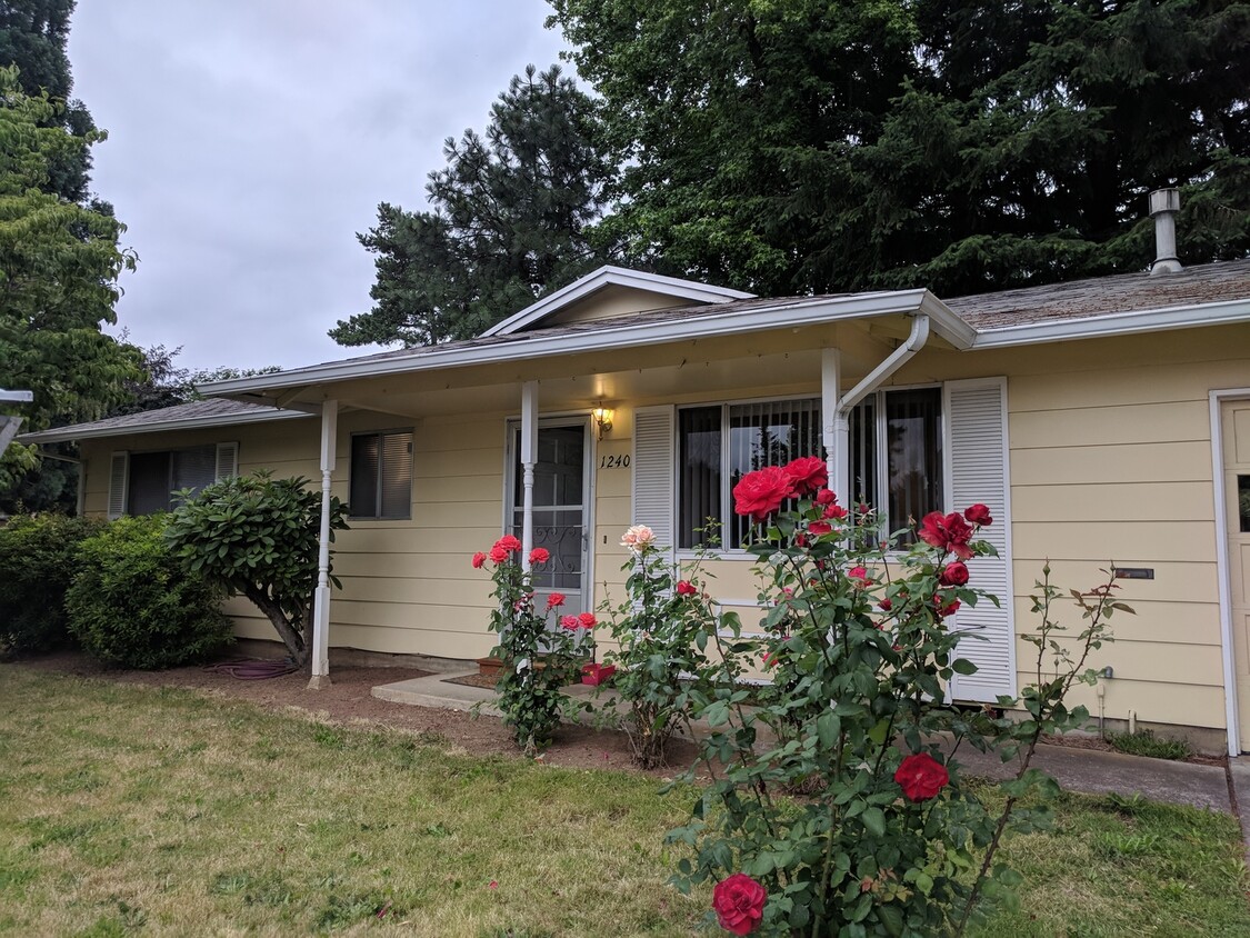 Primary Photo - 3 bedroom Ranch style Home near Gresham