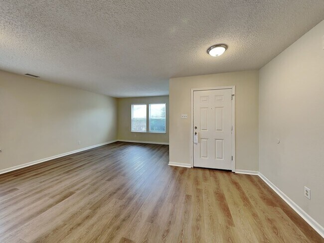 Foto del edificio - 4 bed 2.5 bath in Fishers!