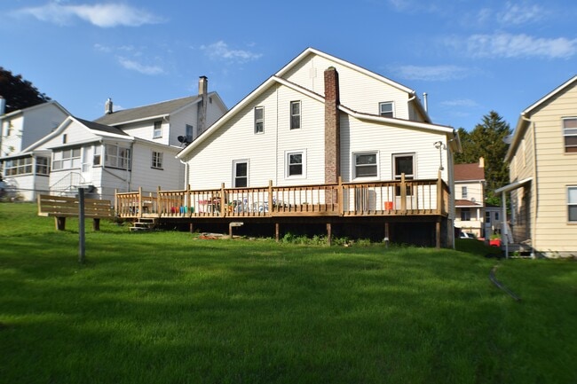 Building Photo - 123 Reynolds St