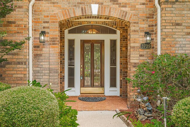 Foto del edificio - 3739 Elkins Rd