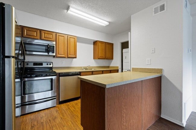Building Photo - 205 3rd St