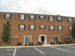 Building Photo - 309 Loudon Rd