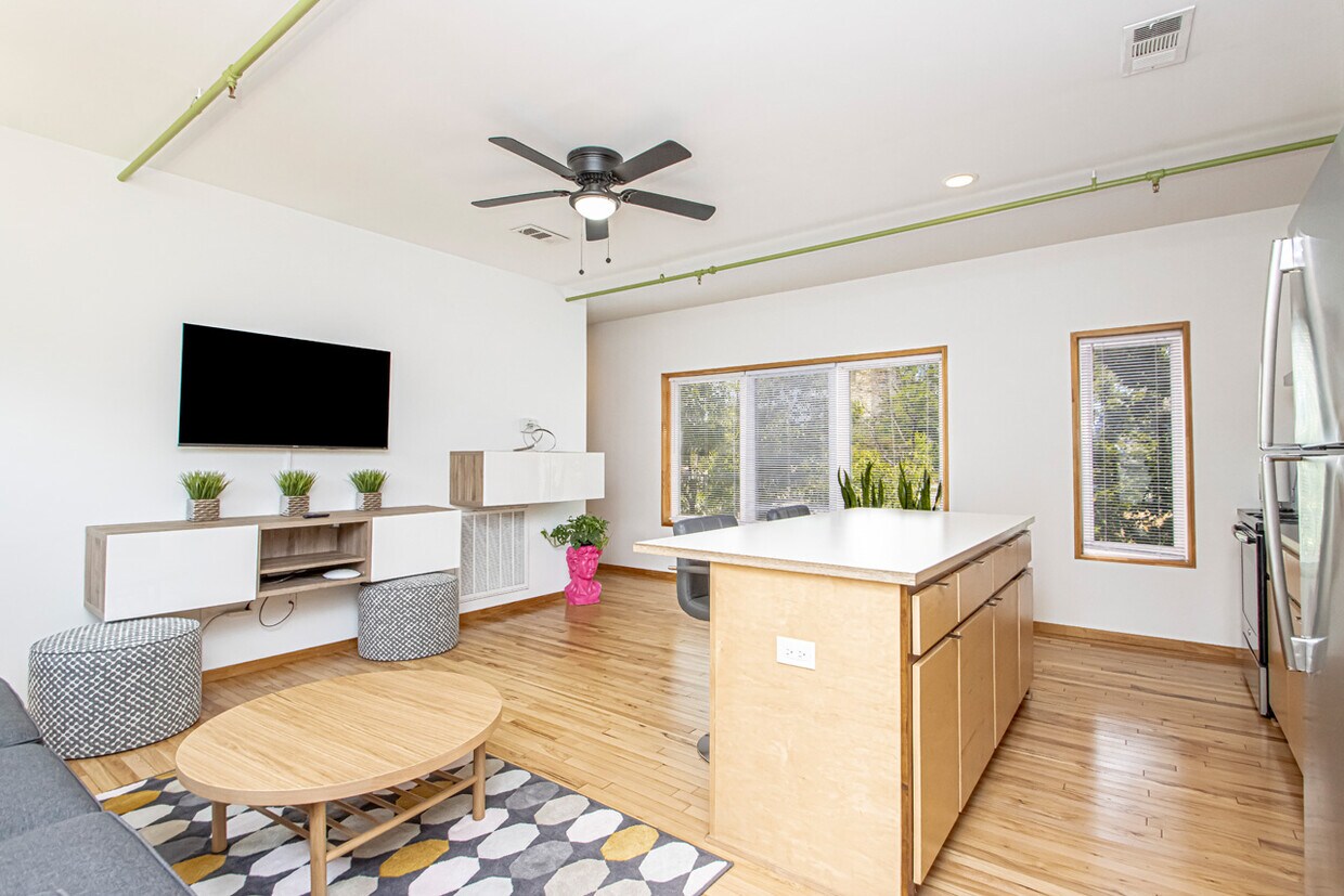 Foto principal - 1001 McMath Ave