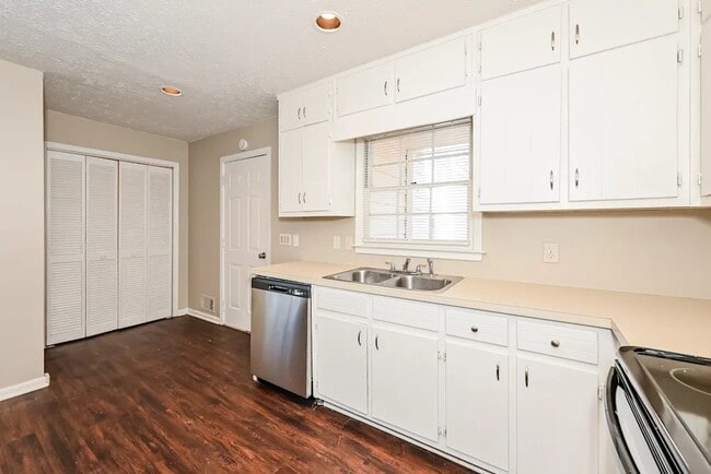 Building Photo - 2737 King Arthur Ct
