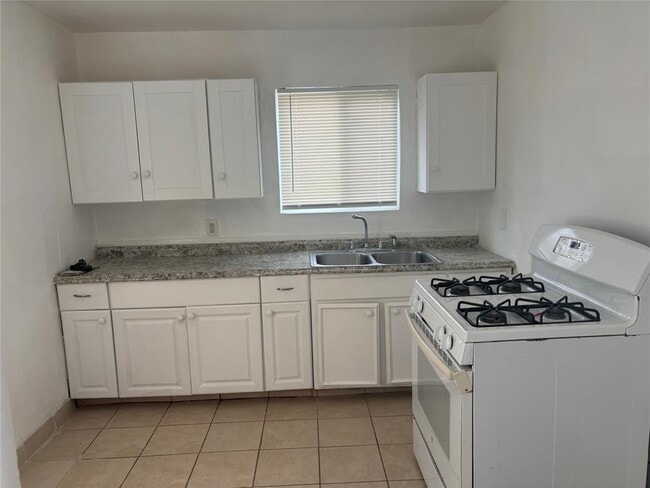 Building Photo - 1210 Dacus Dr