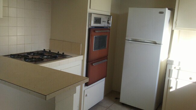 El metro está al lado - 11501 Ohio Ave