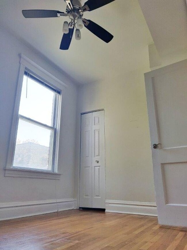 Foto del edificio - 3909 W Schubert Ave