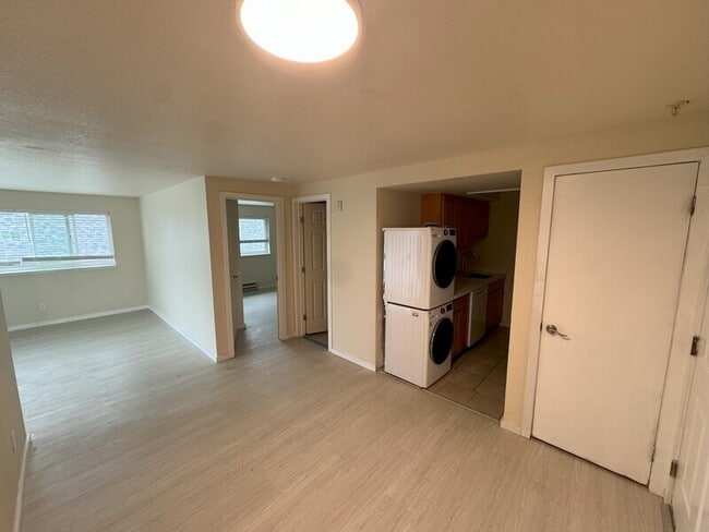 Photo - 929 N 105th St Apartment