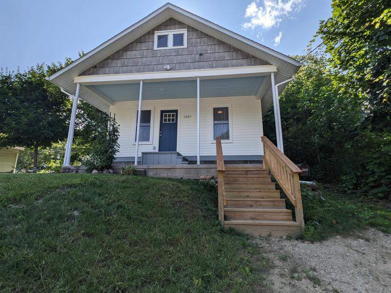 1207 Linwood St, Lansing, MI 48915 House Rental in Lansing, MI