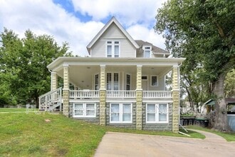 Building Photo - 2518 Woolworth Ave