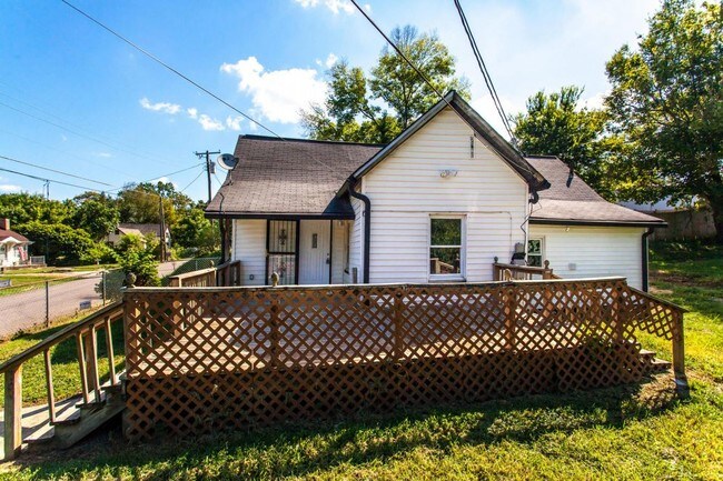 Building Photo - 2324 Adair Avenue