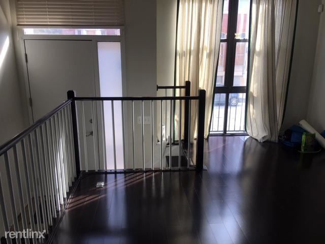 Building Photo - 4 br, 2.5 bath Townhome - 1702 N Calvert St