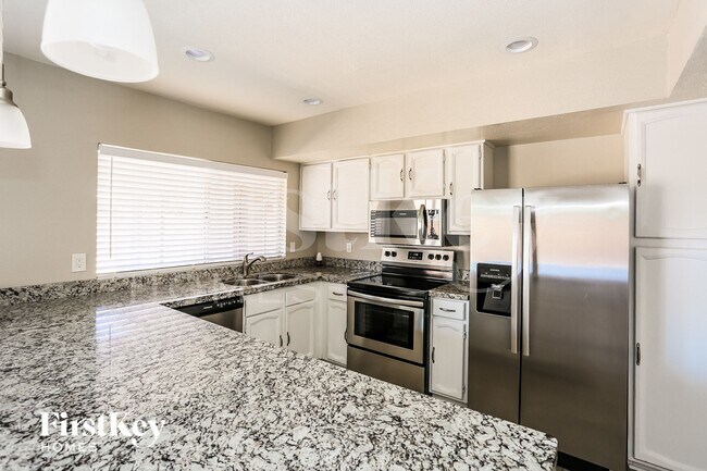Foto del edificio - 5240 W Desert Cove Ave
