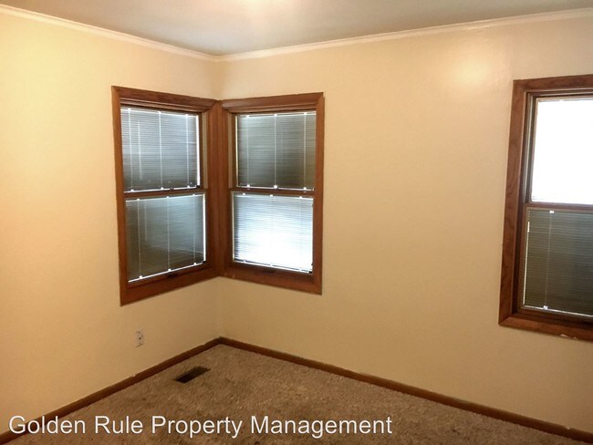 Building Photo - 1 br, 1 bath House - 512 1/2 W 10th