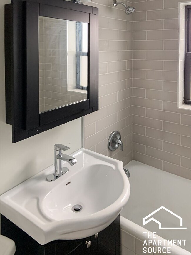 Foto del edificio - 514 W Cornelia Ave