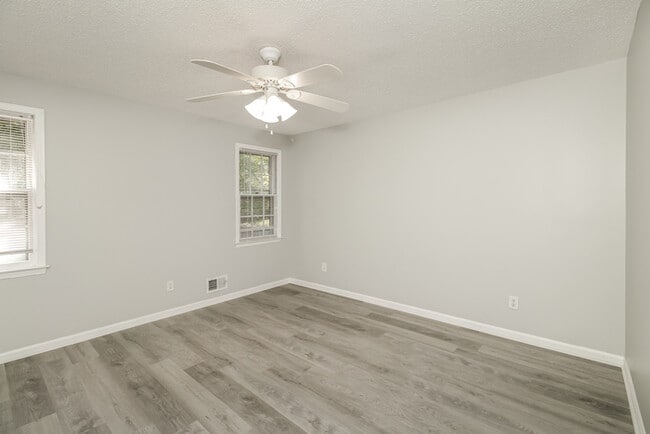 Building Photo - 528 Parlock Road