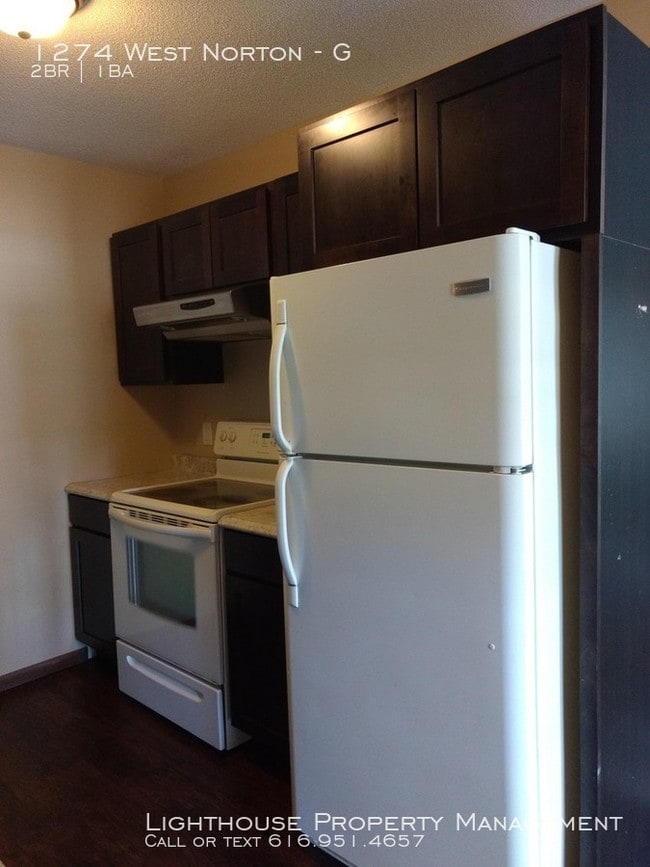 Building Photo - Two Bedroom Apartment in Roosevelt Park