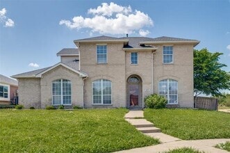 Building Photo - 2401 Redfield Dr