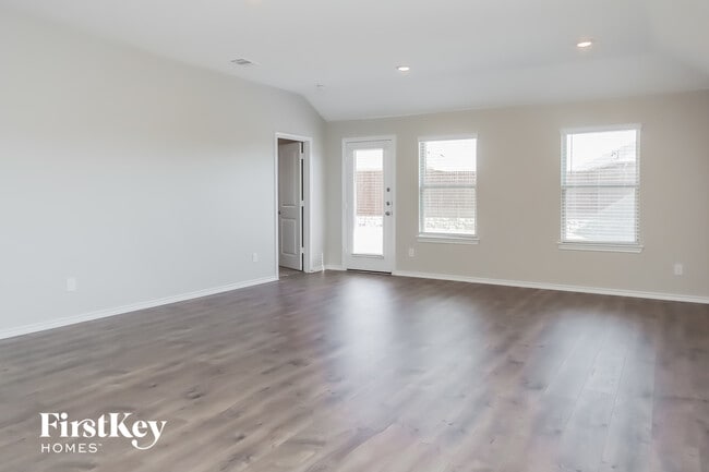 Foto del edificio - 807 Community Way