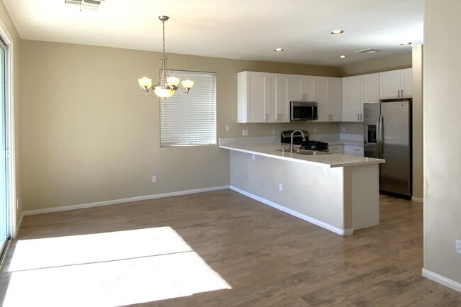 Foto del edificio - 5129 Piney Summit Ave