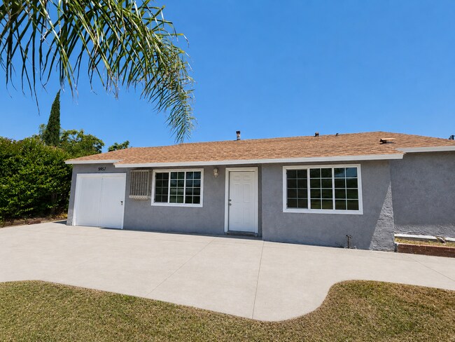 Foto del edificio - Spacious 4-bedroom, 2-bath house in San Bernardino near Del Rosa & Lynwood.