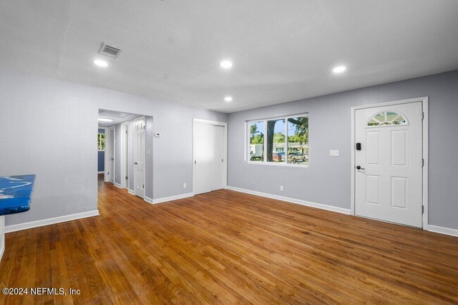 Building Photo - 4007 Aldington Dr