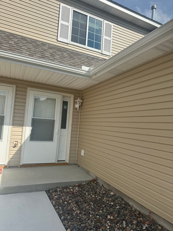Building Photo - 8511 Cardiff Ln