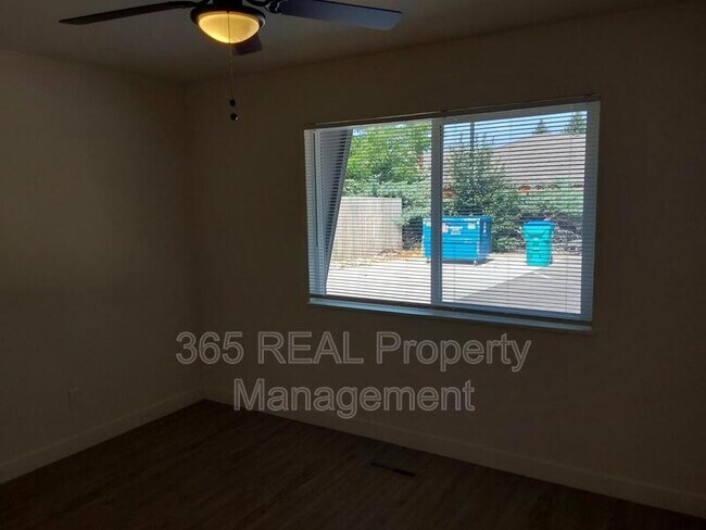 Foto del edificio - 1701 Palm Dr
