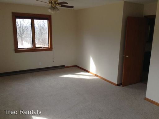 Building Photo - 5679 S Gilmore Rd