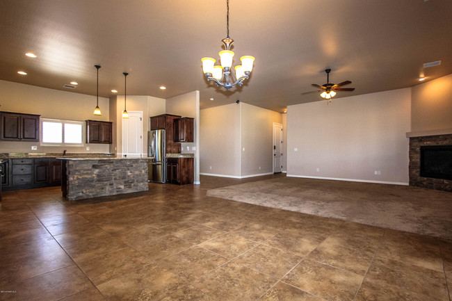 Building Photo - 9470 Great Dane Dr