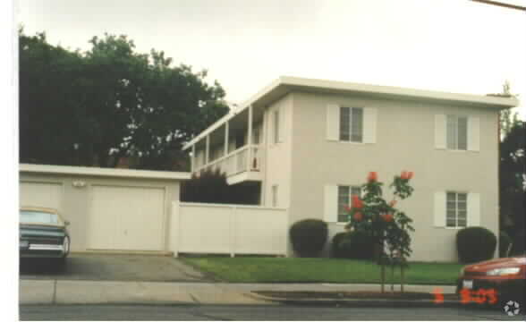 Foto del edificio - 2160 Yale St
