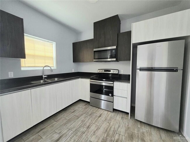 Building Photo - 10 Quitaca Dr