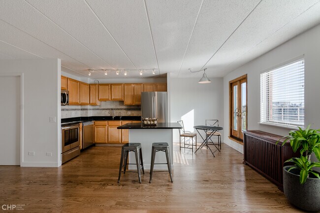 Building Photo - 711 W Gordon Ter