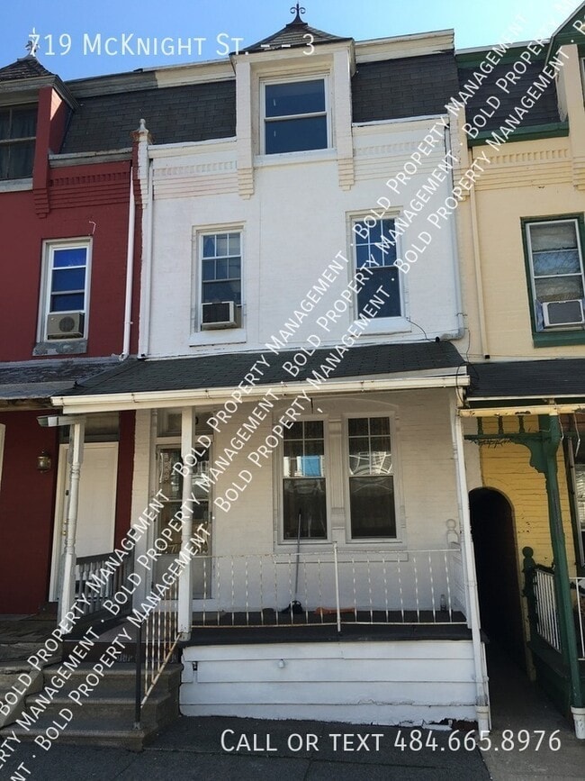 Building Photo - 719 McKnight St