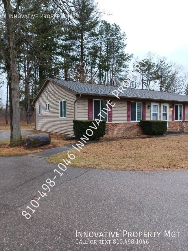 Building Photo - 3077 W Lake Rd