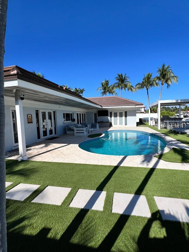 Foto del edificio - 5510 Bayview Dr