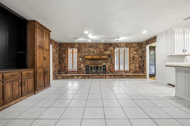 Building Photo - 4304 Lindsay Ln