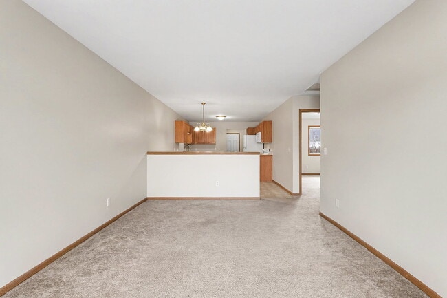 Building Photo - 2 bedroom Duplex - $1250/Month