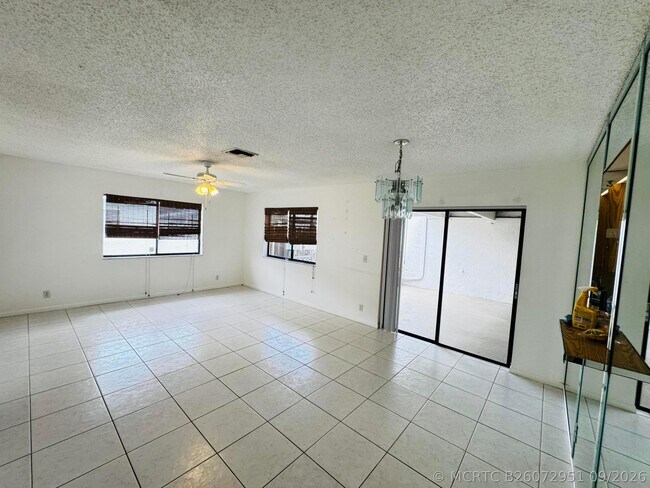 Foto del edificio - 14858 Wildflower Ln