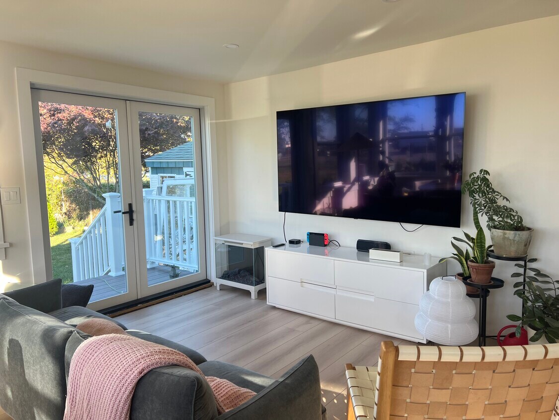 Primary Photo - 1 Front St