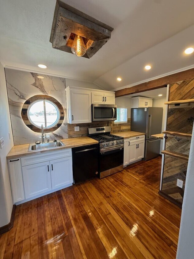 Foto principal - 3684 43rd St