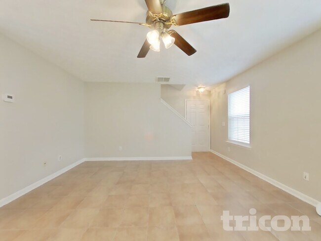 Foto del edificio - 261 Silver Ridge Dr
