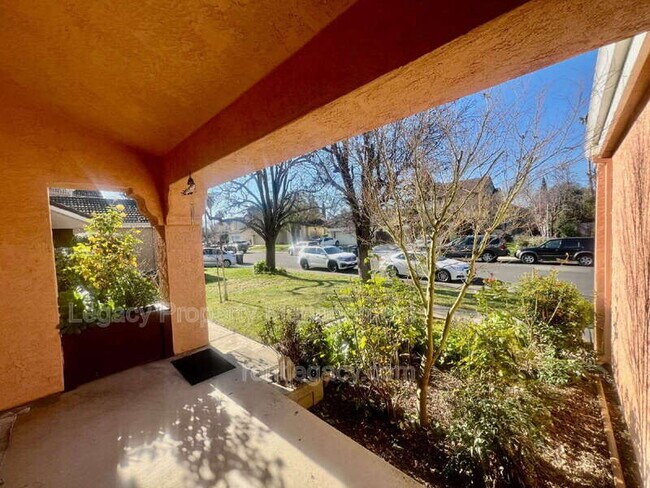 Foto del edificio - 413 Donaldson Ct