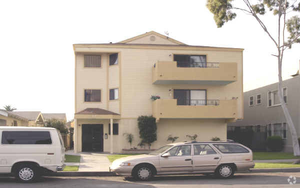 Foto del edificio - 747 Olive Ave