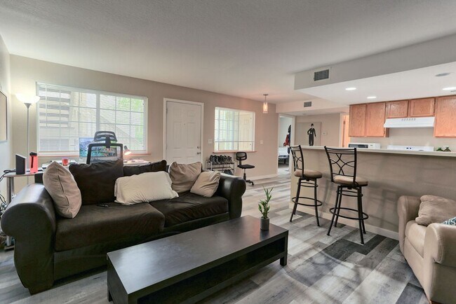 Foto del edificio - 1225 W Prospect Rd