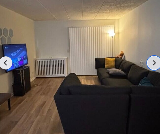 Foto del edificio - 806 Foxworth Blvd