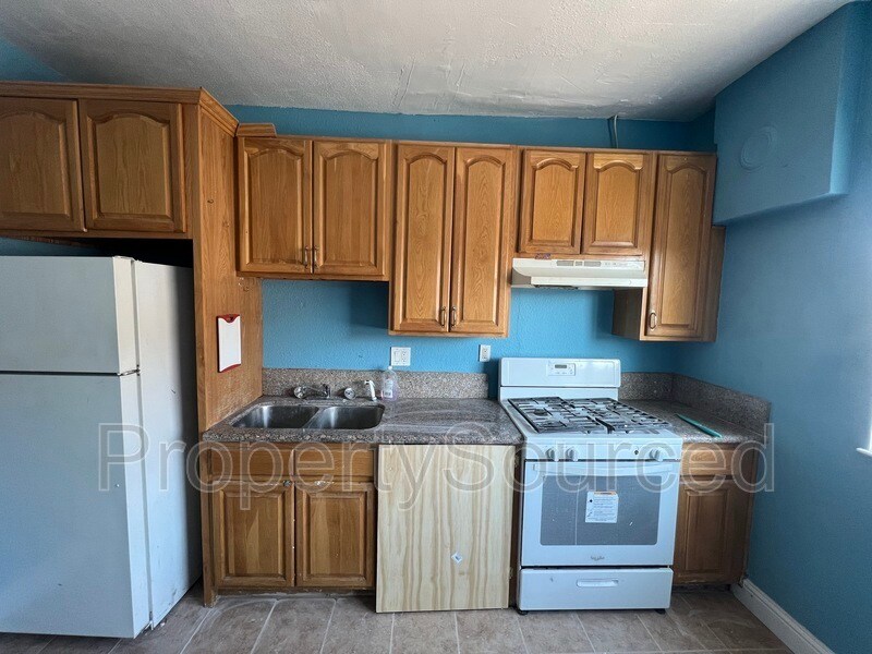 Foto principal - 139 W Yosemite Ave