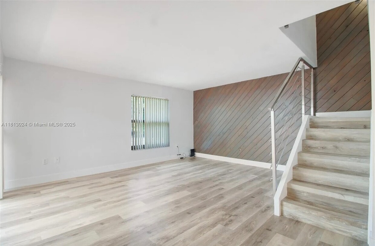 Primary Photo - 4732 SW 67th Ave