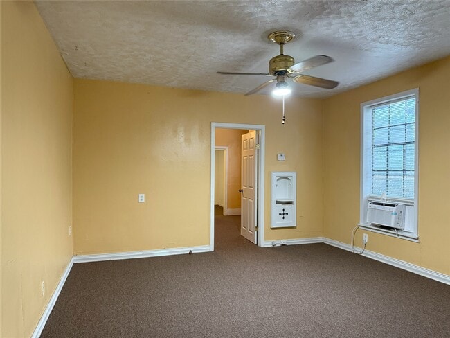 Building Photo - 723-727 W 27th St