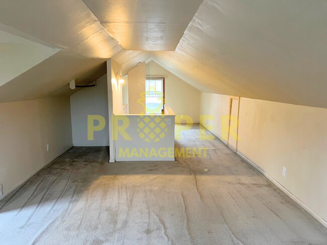 Foto del edificio - 2 bedrooms 1 bathroom house